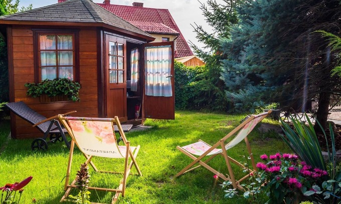 Lomnica House | Holiday Apartment in Mysłakowice with Terrace, Garden and Barbecue