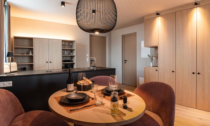 Sesto Apartment | Holiday Apartment in a Hotel 'Apartment Harmony' with Mountain View, Shared Garden and Wi-Fi