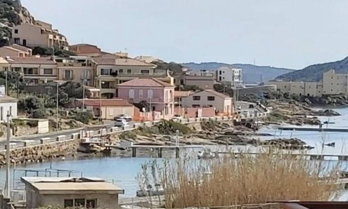 La Maddalena Apartment | Holiday Apartment "Casa Tegge" with Balcony & A/C