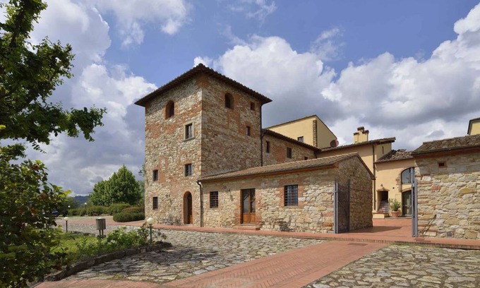 Santomato Apartment | Holiday apartment- Rooms with an outdoor pool