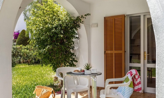 Cala d'Or Apartment | Holiday Apartment ‘La Mirada 1 Gavimarhotels’ with Wi-Fi, Balcony, Shared Garden & Pool; Parking Available