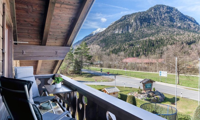 Mittenwald Apartment | Holiday Apartment "Lisa Suitner" with Mountain View, Balcony & Wi-Fi