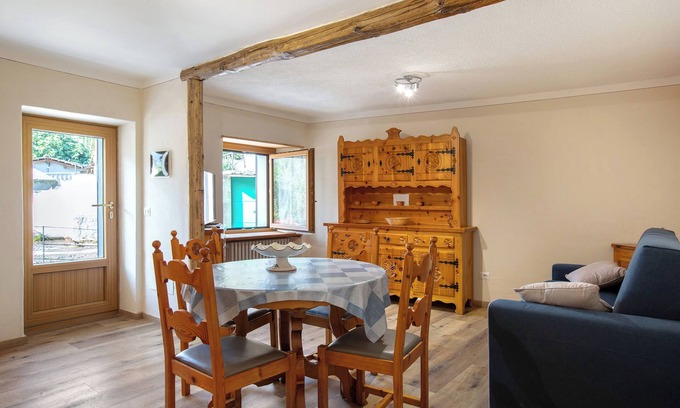 Saint Maurice Apartment | Holiday Apartment "Maison Marcel Sarre" with Mountain View & Balcony