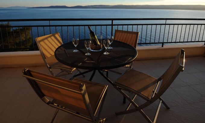 Marusici Apartment | Holiday apartment Mimice for 1 - 5 persons with 2 bedrooms - Row house