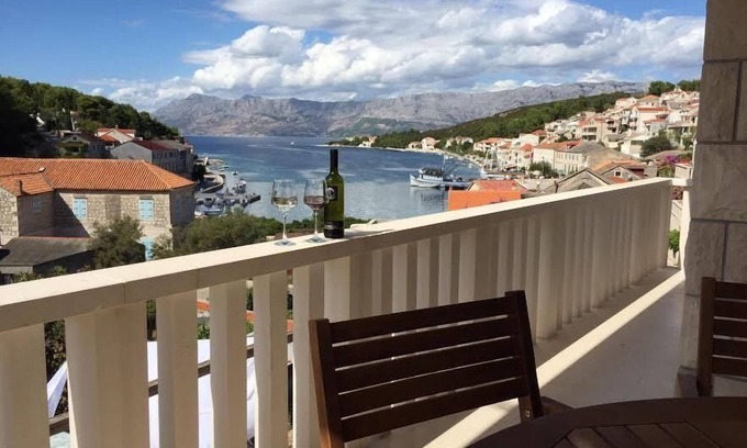 Povlja House | Holiday apartment Povlja for 1 - 8 persons with 3 bedrooms - Holiday house