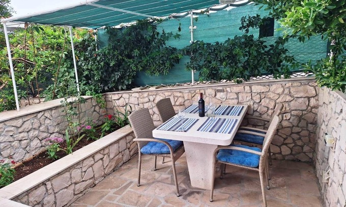 Povlja House | Holiday apartment Povlja for 2 - 4 persons with 2 bedrooms - Holiday house