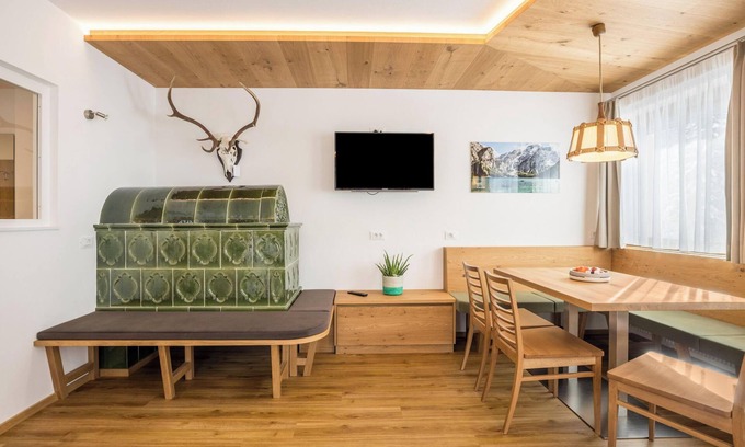 Mareo Apartment | Holiday Apartment "Runcac Plaies" with Mountain View, Wi-Fi & Balcony