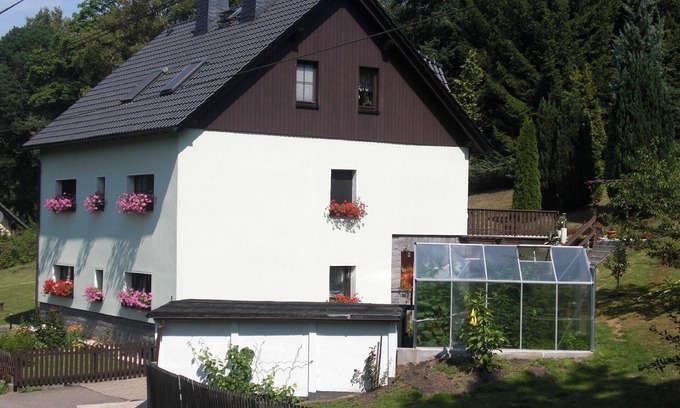Stollberg/Erzgeb. Apartment | Holiday apartment Stollberg for 1 - 4 persons with 1 bedroom - Holiday apartment in one or multi-fam