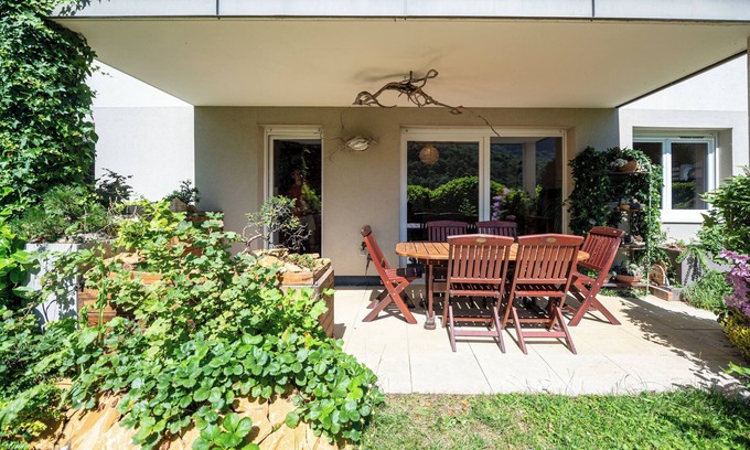 Seynod Apartment | Holiday Apartment "T3 Au Vert À 5 Min D'Annecy Centre" with Private Terrace, Private Garden & Wi-Fi