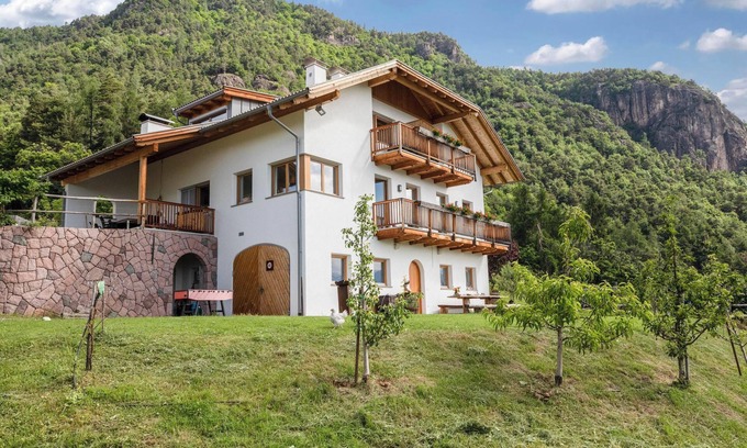 San Genesio Atesino Apartment | Holiday Apartment 'Wernerhof Fewo Rosela' with Mountain View, Shared Garden and Wi-Fi