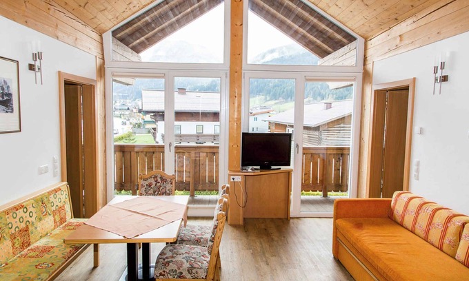 Am Feuersang Apartment | Holiday apartment with balcony