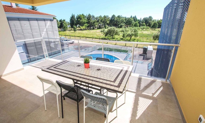 Funtana Apartment | Holiday apartment with pool and balcony