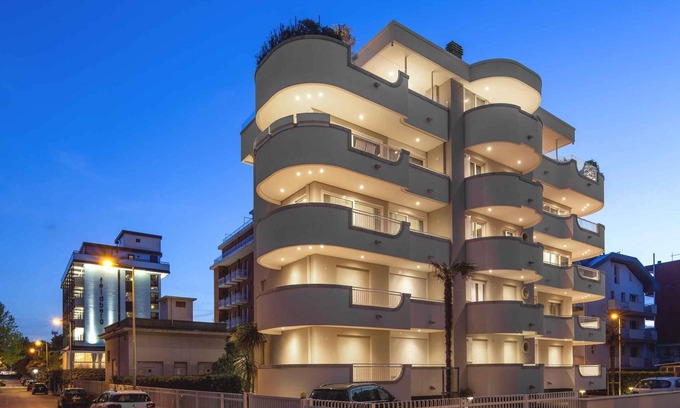 Fogliano Marina Apartment | Holiday apartment with balcony and air conditioning