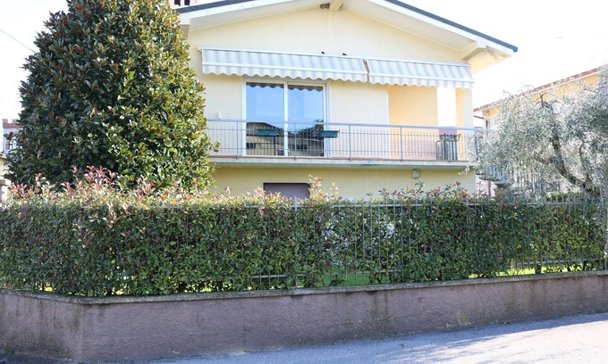 Montioni Apartment | Holiday apartment with large garden