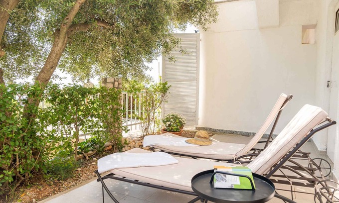 Ravni Apartment | Holiday apartment with terrace and sea view