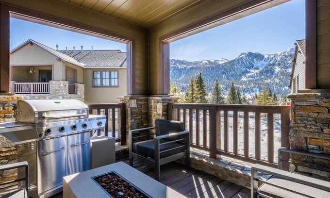 Mammoth Lakes House | Holiday Availability! Well-Appointed Creekhouse Townhome with Gas Grill and Fire Pit