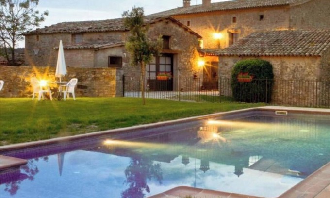 Sant Agusti de Llucanes House | Holiday Home 'Cal Masover' with Mountain View, Private Pool and Wi-Fi