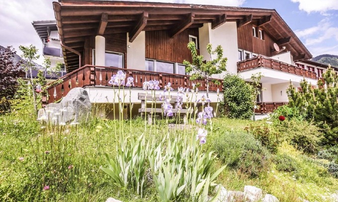 Sedrun Apartment | Holiday flat "Casa La Roda Heidi"