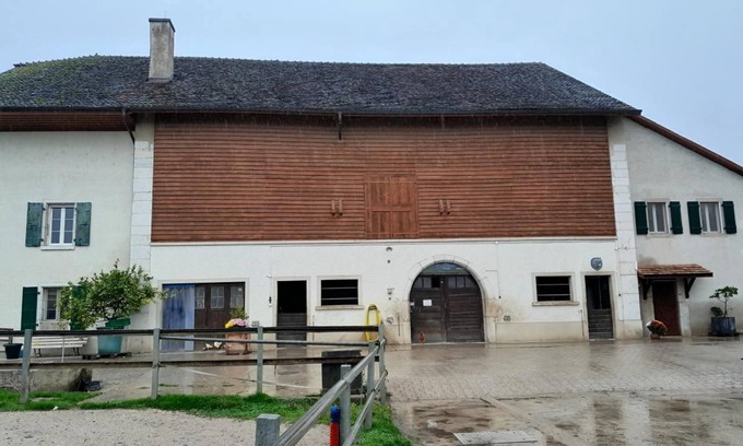 Luins Other | Holiday flat on a farm