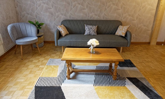 Dossenheim-sur-Zinsel House | Holiday Home "Chez Jeanne, Charming House" with Private Garden and Wi-Fi