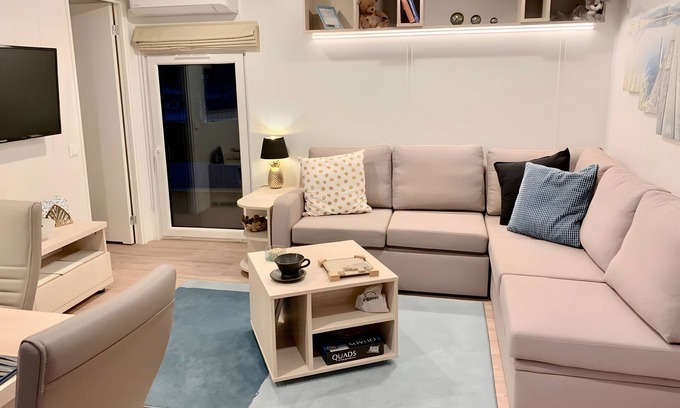 Roquebrune-sur-Argens House | Holiday Home 'Domaine 3016' with Shared Pool, Wi-Fi and Air Conditioning