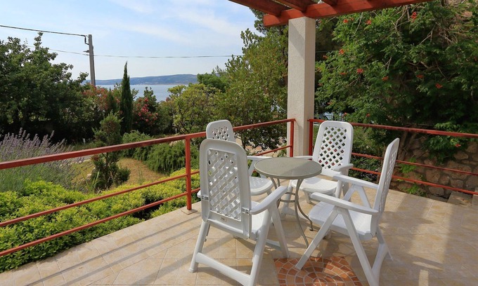 Starigrad House | Holiday Home in Starigrad by the Beach