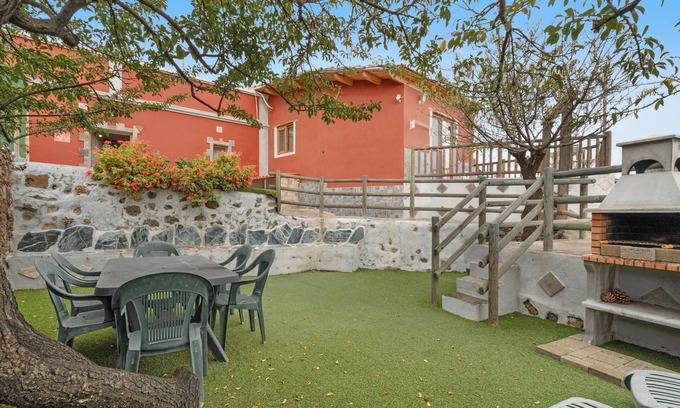 Las Casas House | Holiday Home 'Casa Rural Meridiano' with Sea View, Wi-Fi and Air Conditioning