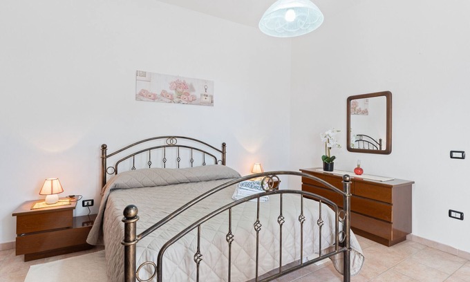 Scano di Montiferro House | Holiday Home 'Mari E Monti' with Sea View, Wi-Fi and Air Conditioning