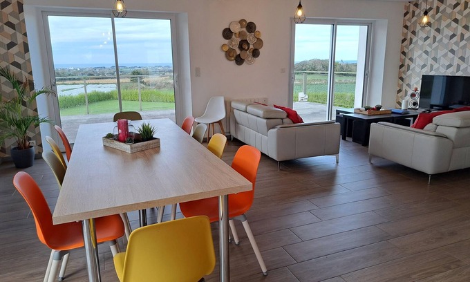 Cleder House | Holiday home 10 pers., panoramic sea view, Cléder