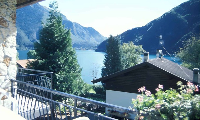 Val Maria-Pur House | Holiday home 150 m from the lake