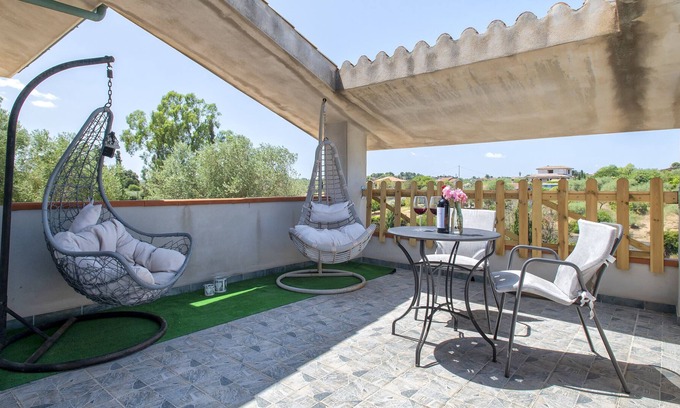 Sassari House | Holiday Home 'A Casa Di Sara' with Private Terrace, Wi-Fi and Air Conditioning