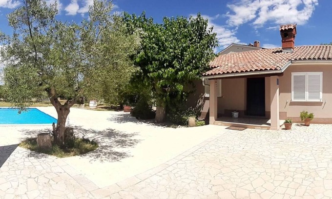 Jadreski House | Holiday Home AQUA with pool