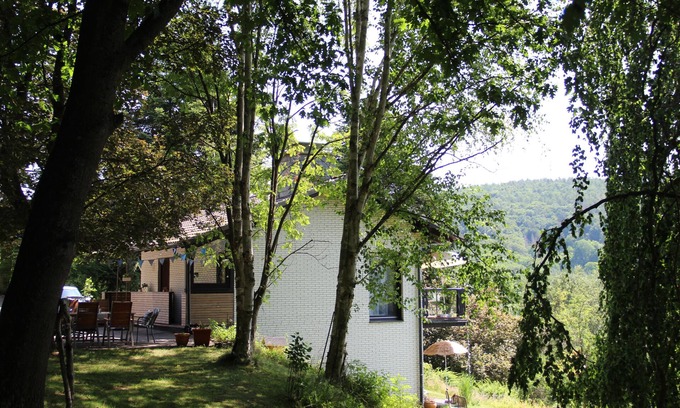 Waldeck House | Holiday Home 'AusZeyt Edersee Für Zwei' with Private Terrace, Garden and Wi-Fi