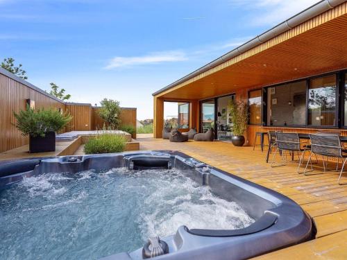 Blokhus House | Holiday Home Bena - 800m from the sea by Interhome