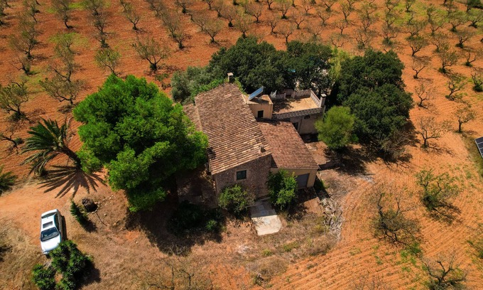 Sencelles House | Holiday Home 'Ca'n Brusquer' with Mountain View, Private Pool and Wi-Fi