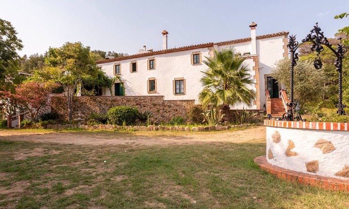 Tossa de Mar House | Holiday Home 'Can Garriga, Casa Principal' with Mountain View, Private Terrace and Wi-Fi