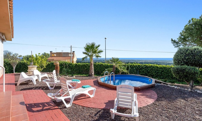 Riudecanyes House | Holiday Home "Can Montclar" with Sea View, Private Pool & Wi-Fi