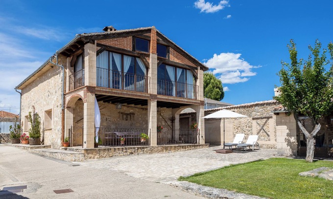 Rades de Abajo House | Holiday Home 'Casa El Arroyal' with Private Pool, Private Terrace and Wi-Fi