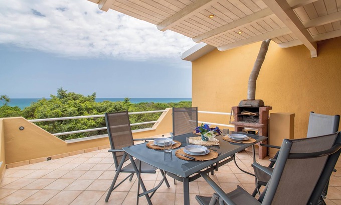 Centro Commerciale House | Holiday Home 'Casa In Residence Villa Marina' with Sea View, Shared Pool and Private Terrace