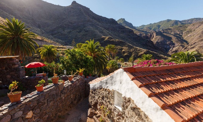 Agaete House | Holiday home Casa La Pintora, beach 2km, nice garden hiking, nature park, AGAETE