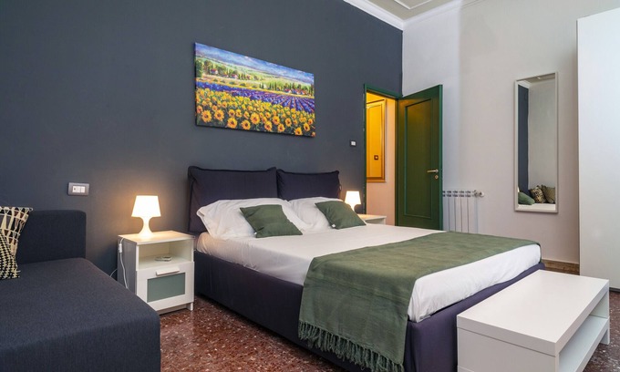 Borgo-Sanzio House | Holiday Home 'Casa Vacanze Italia' with Balcony, Wi-Fi and Air Conditioning