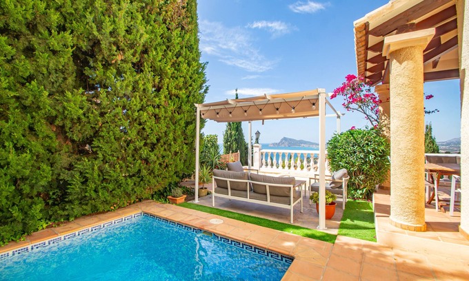 Altea la Vella House | Holiday Home 'Chalet Altea' with Sea View, Wi-Fi and Air Conditioning