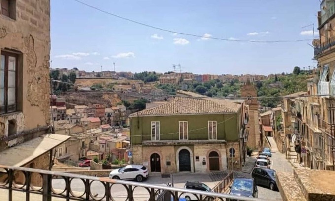 Piazza Armerina House | Holiday Home "Da Zia Iole" with Private Terrace and Balcony