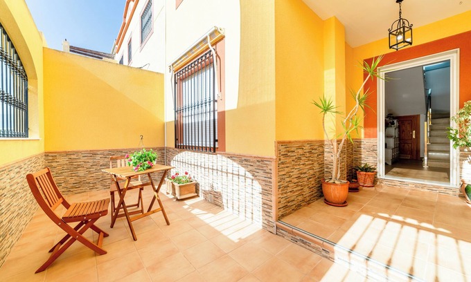 El Alquian House | Holiday Home 'De La Abuelita Jose' with Mountain View, Wi-Fi and Air Conditioning