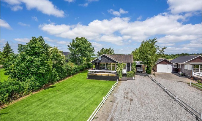 Diernæs Strandby House | Holiday Home Diernæs Strandby L-675