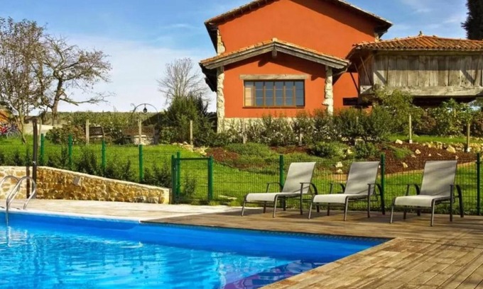 Viobes House | Holiday Home 'El Pedrueco Turismo Rural' with Mountain View, Shared Pool and Wi-Fi