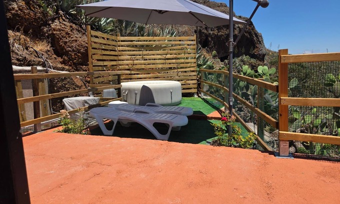 Valsequillo de Gran Canaria House | Holiday Home "Ca' Navarro" with Sea View, Terraces & Wi-Fi