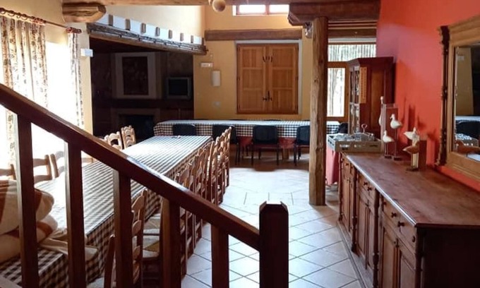 Yanguas De Eresma House | Holiday Home 'San Pedro De Caldas' with Private Pool, Private Garden and Wi-Fi