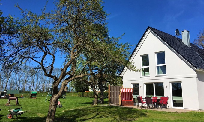 Vitzdorf House | Holiday home for 6 guests with 105m² in Fehmarn (94299)