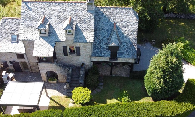 Muret-le-Chateau House | Holiday Home in Muret near Château Colombier